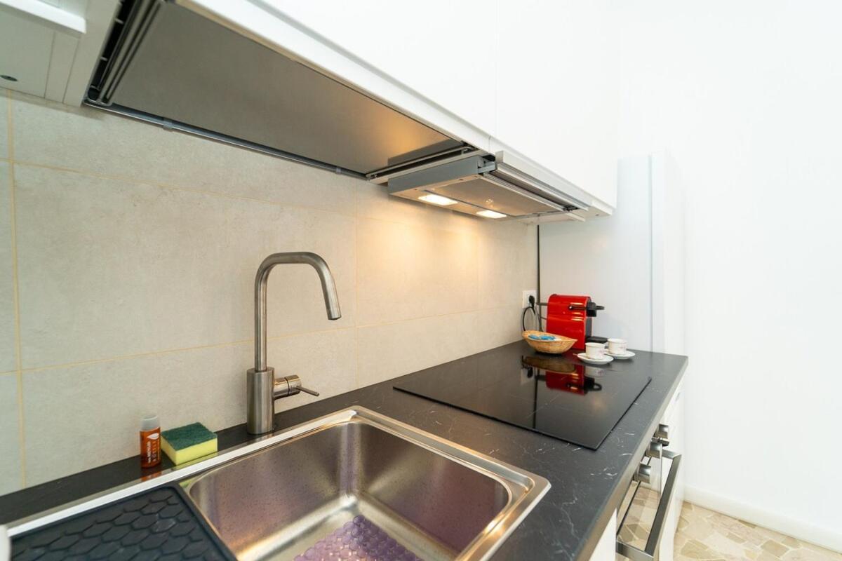 Apartment Bright In