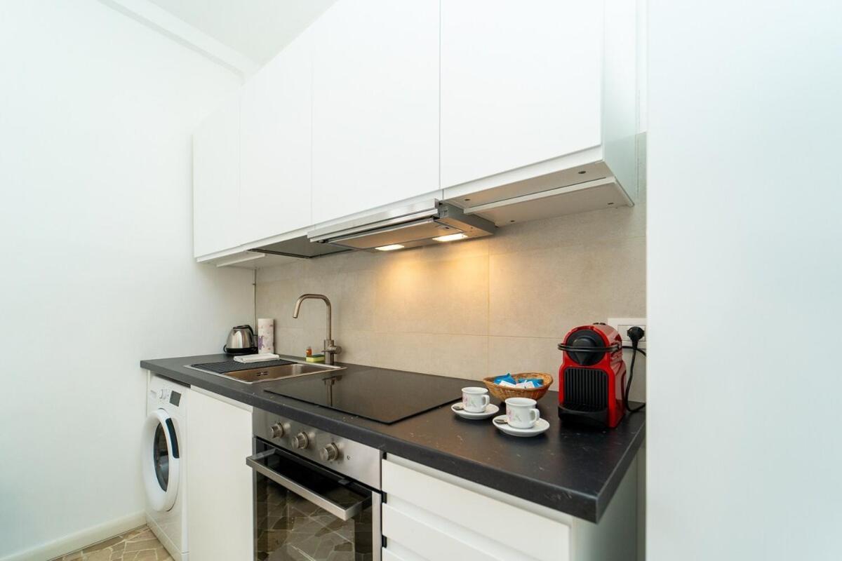 Apartment Bright In