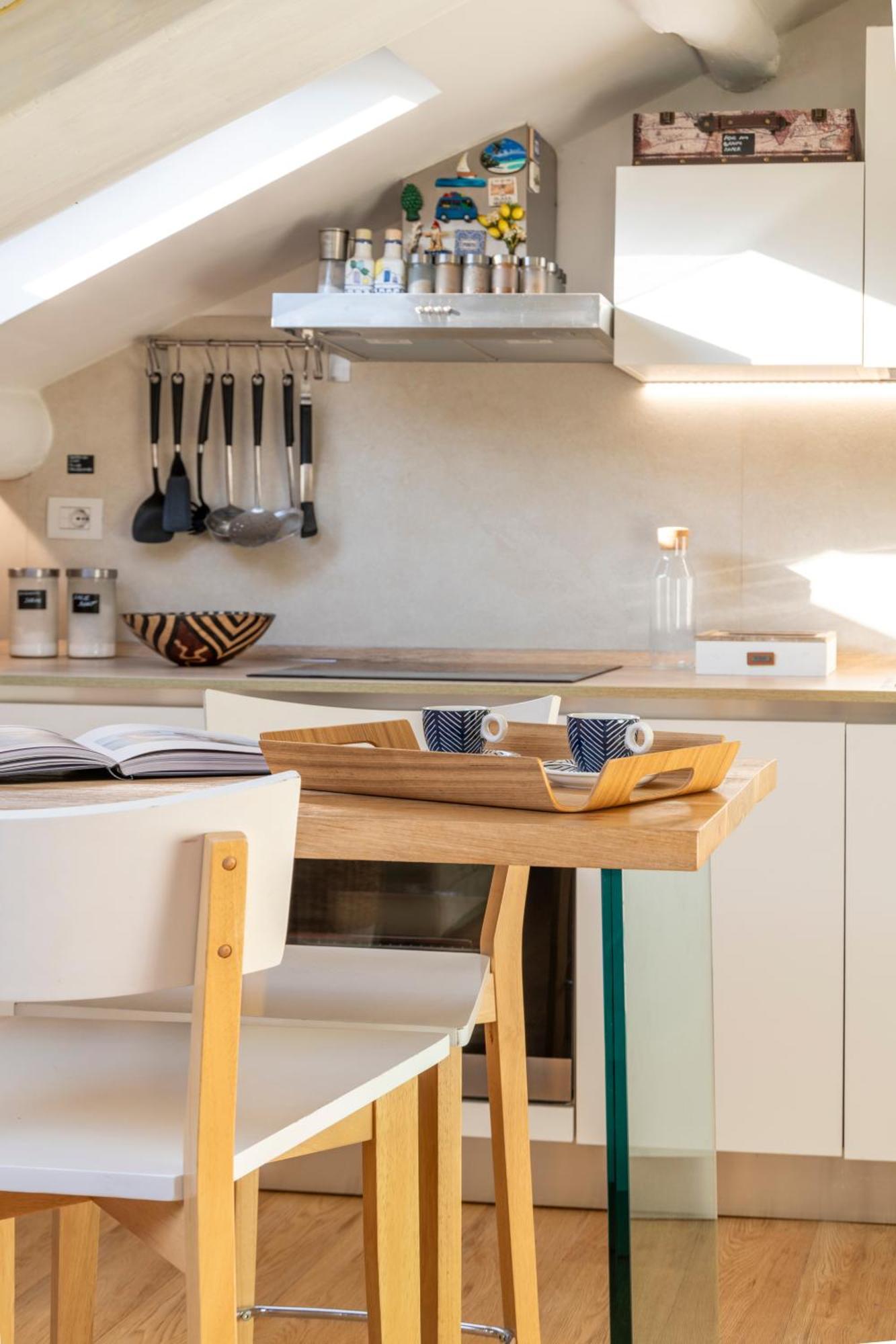 Bright Penthouse Attic In The Heart Of Apartment