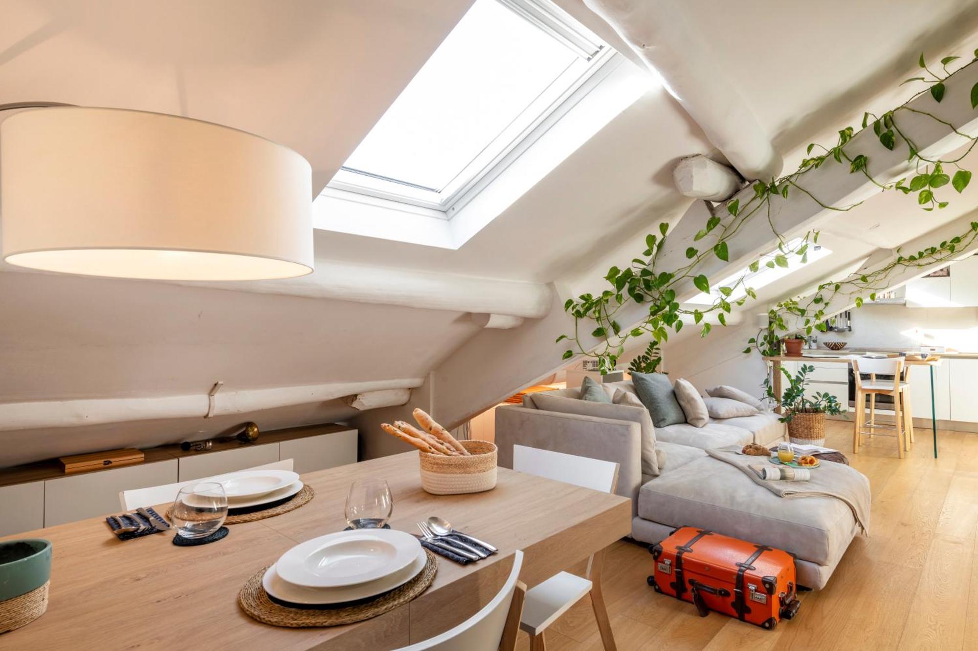 Apartment Bright Penthouse Attic In The Heart Of Milan
