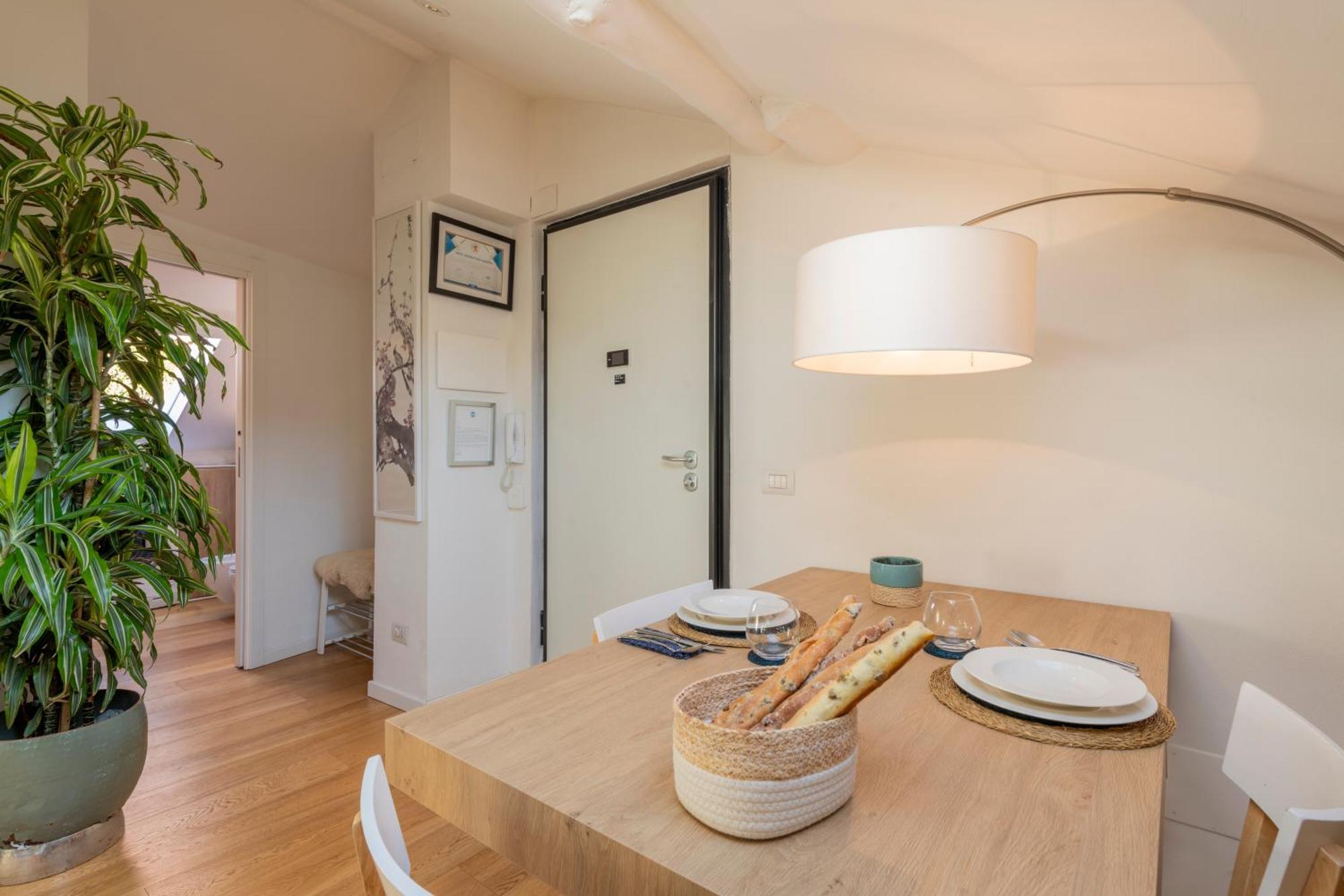 Apartment Bright Penthouse Attic In The Heart Of Milan