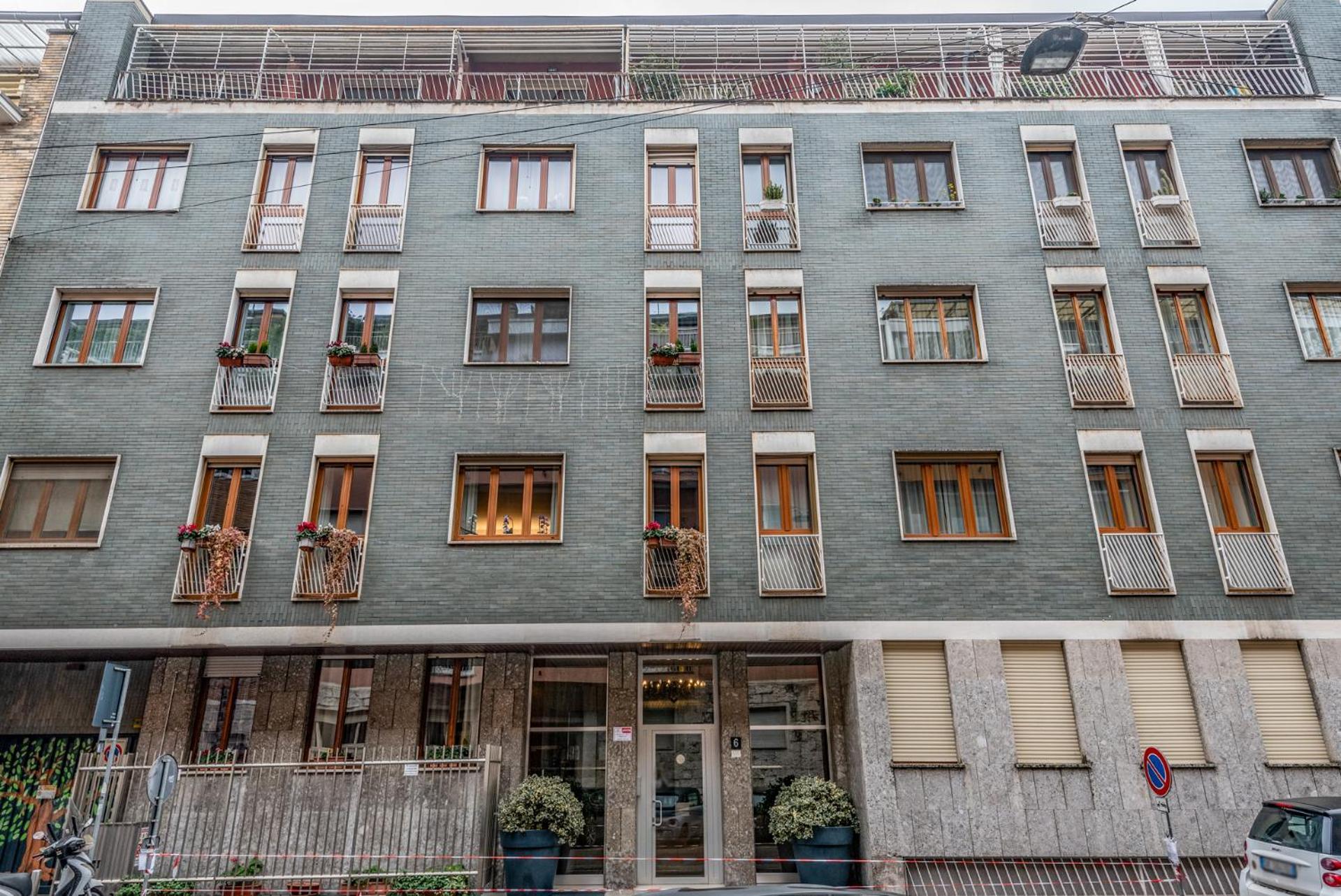 Via Carracci 6 2 Pax Wi-fi Apartment