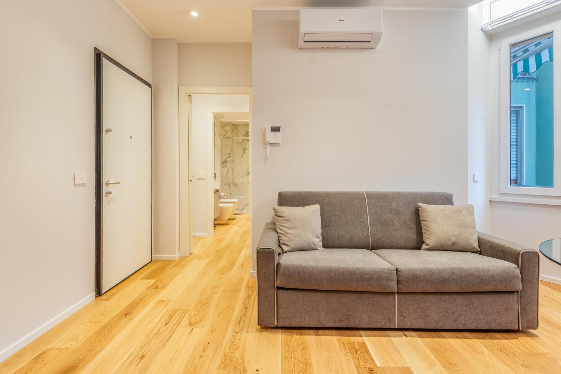 Via Carracci 6 2 Pax Wi-fi Apartment