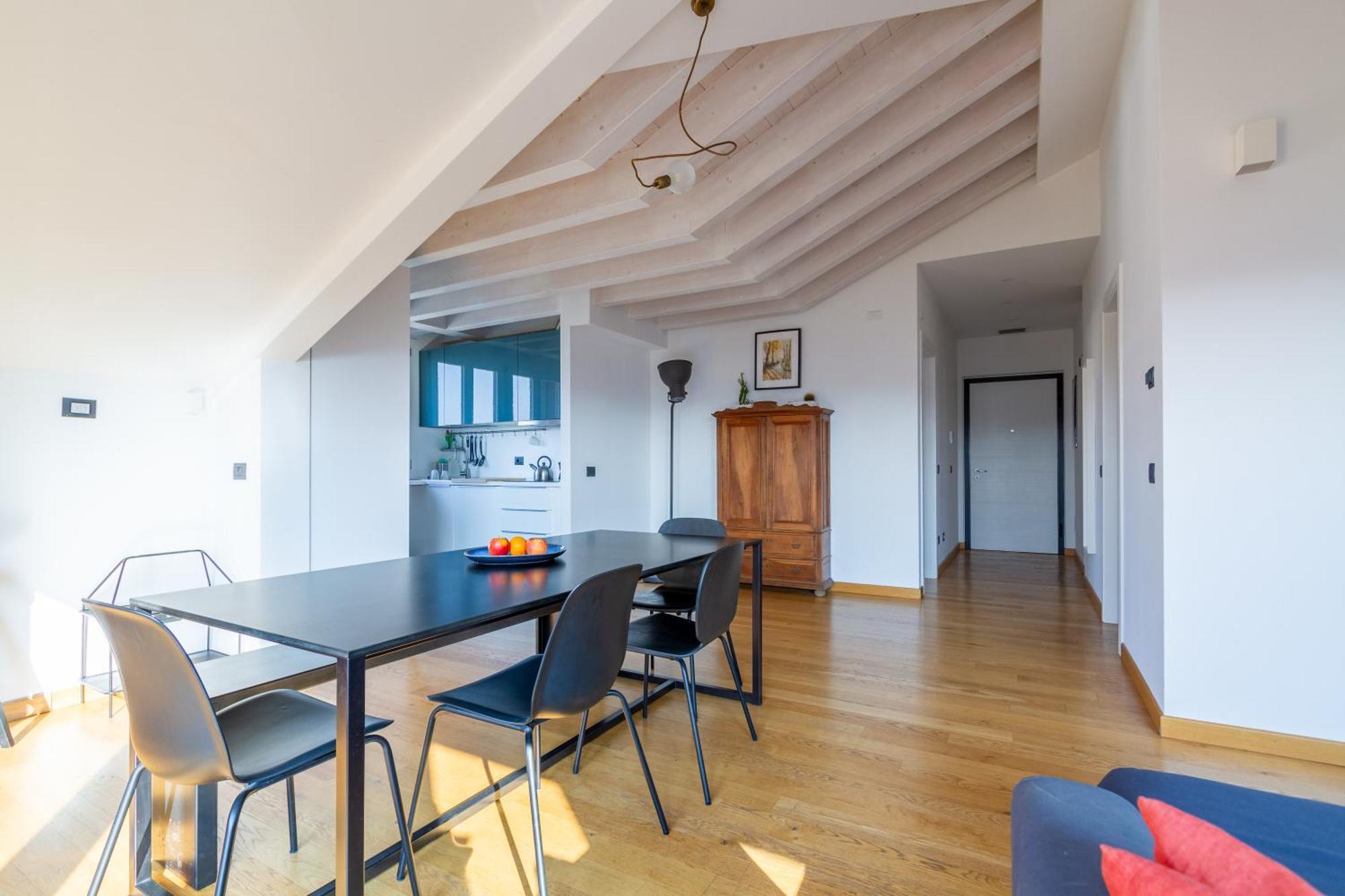 Appartamento Attico In Un'oasi Di Sui Navigli *