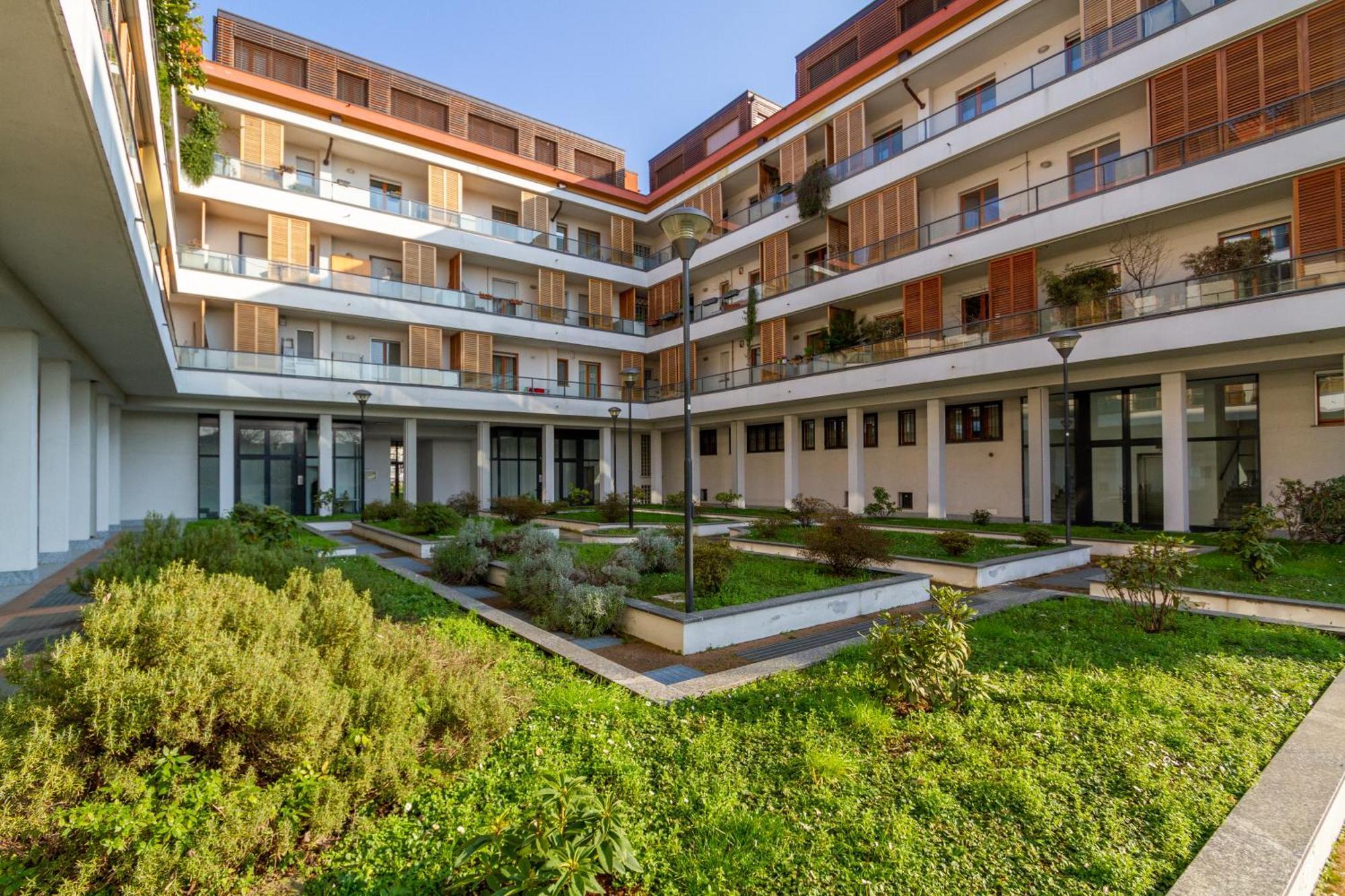 Attico In Un'oasi Di Sui Navigli *