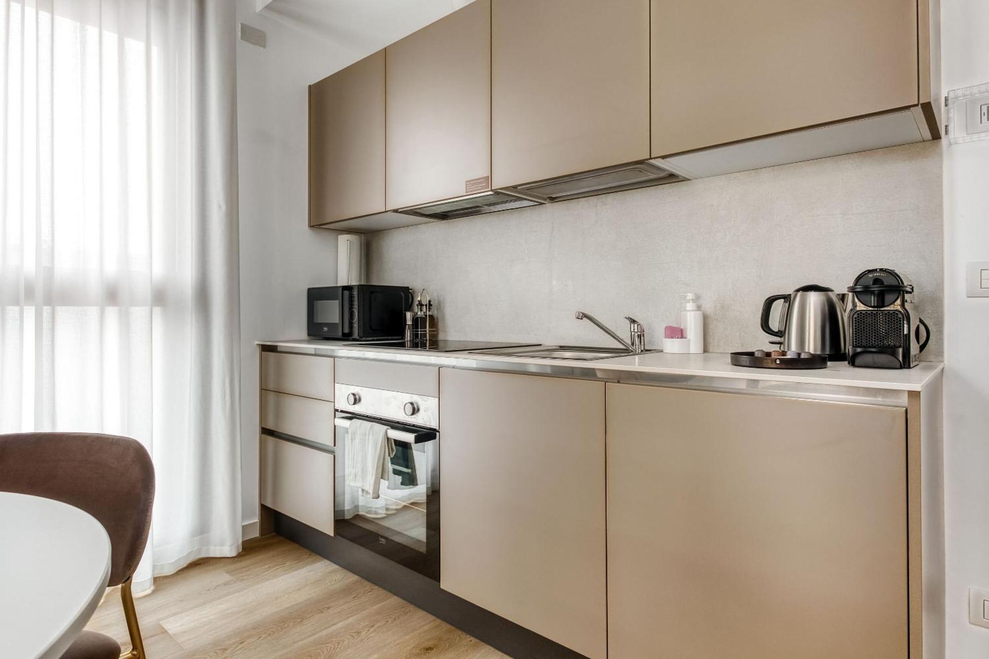 Limehome Park Towers *