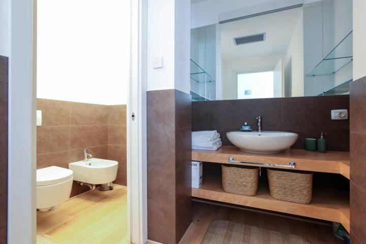 Hozyhome Isola District * Milano