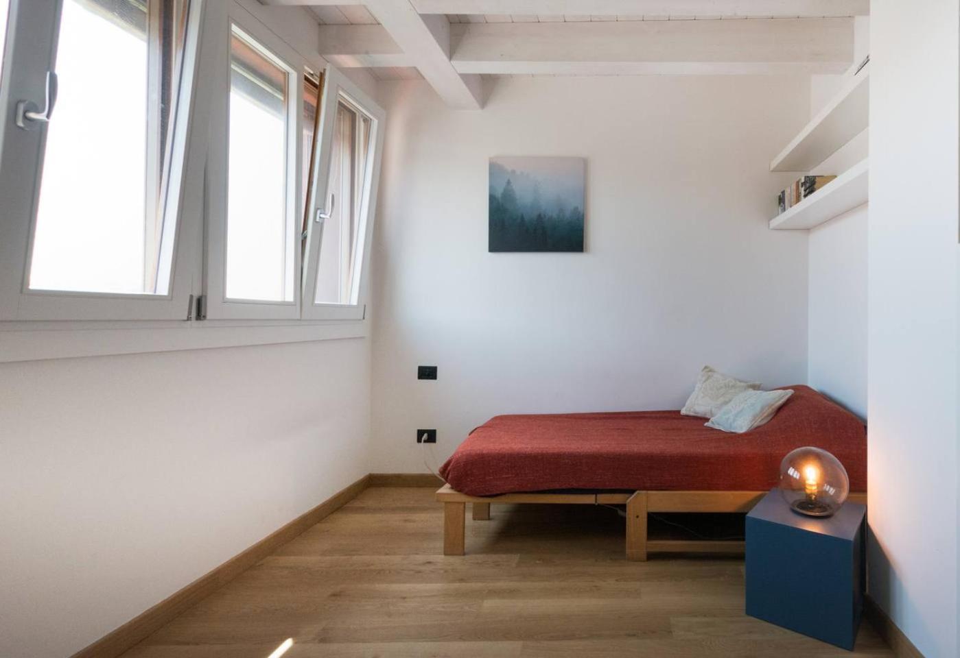 Attico In Un'oasi Di Sui Navigli *