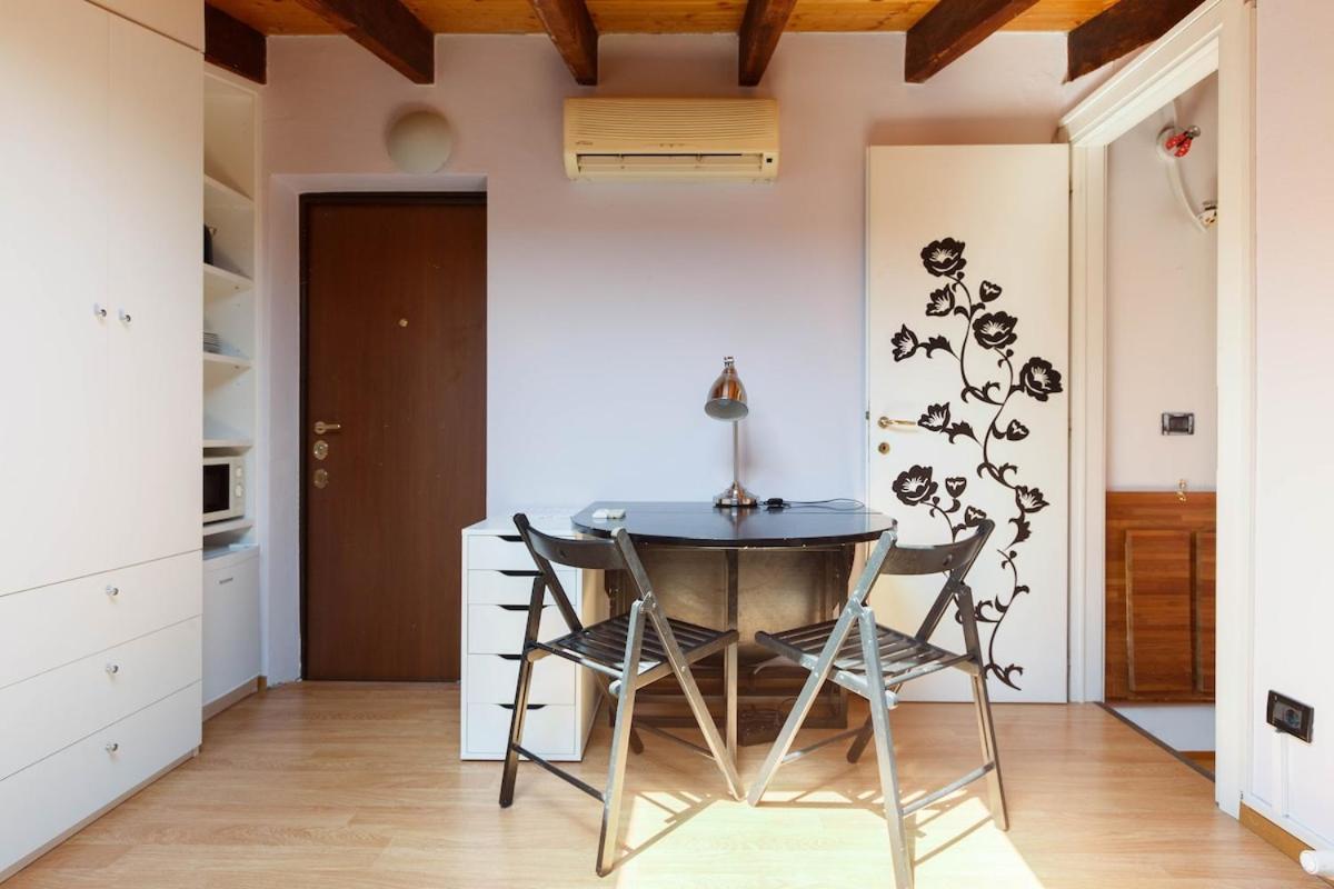 Charming Attic In The Center Of Milan! Apartamento