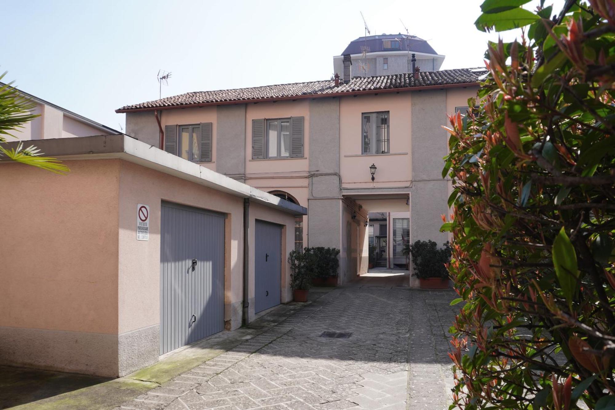 Newly Renovated Two-room * Milan