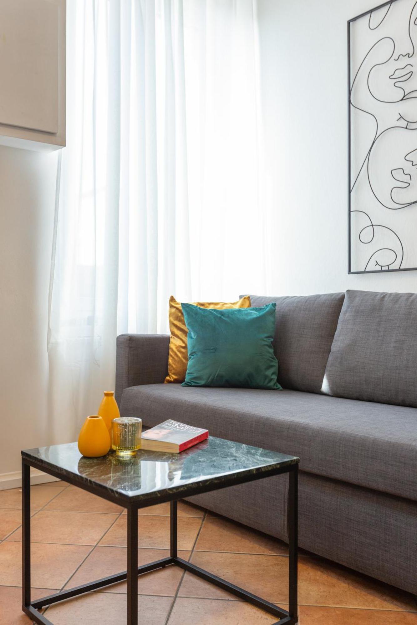 The Floral Haven - Near M3 Apartment Milan