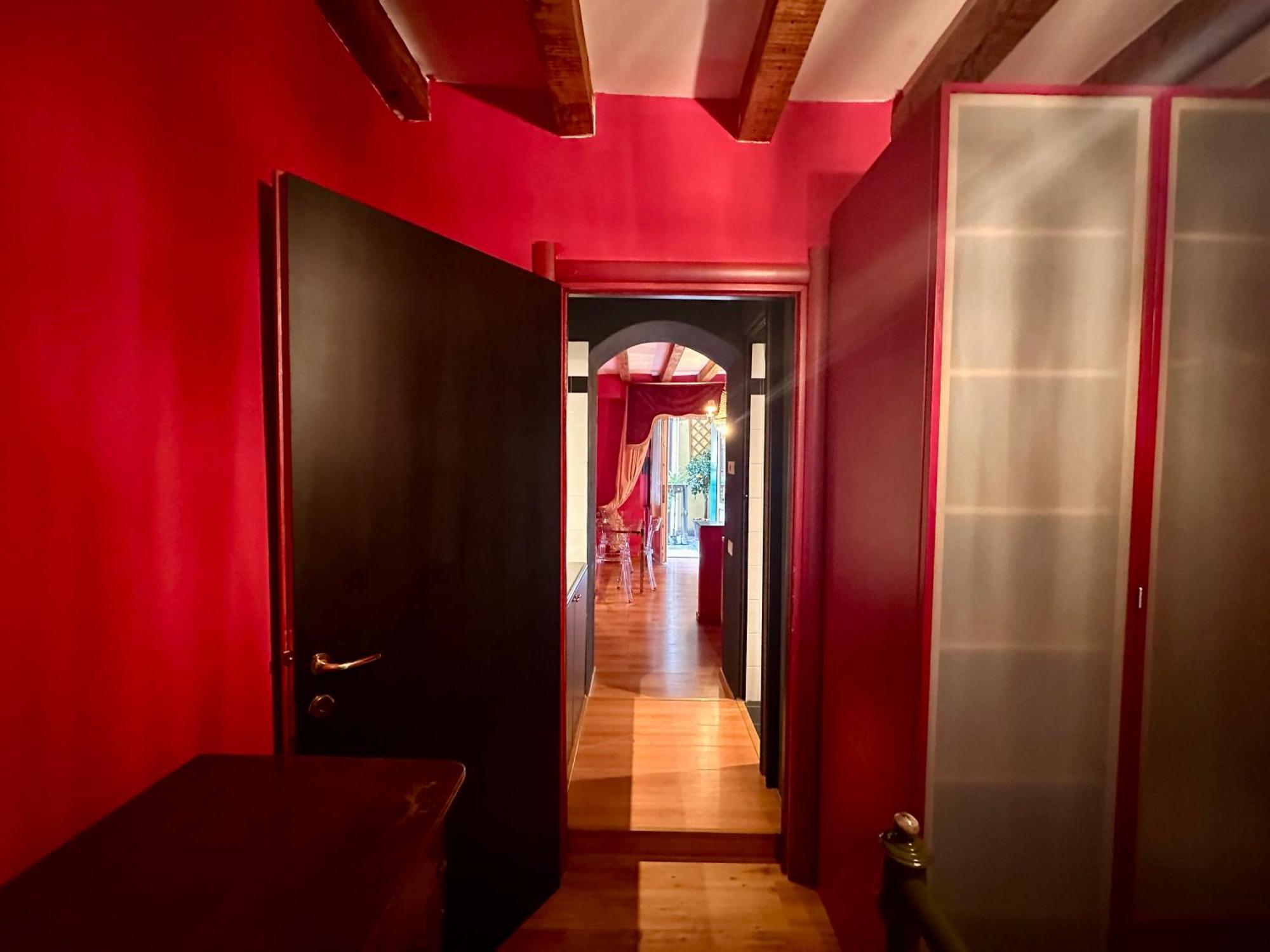 Apartment La Vie En Rouge - Porta Venezia