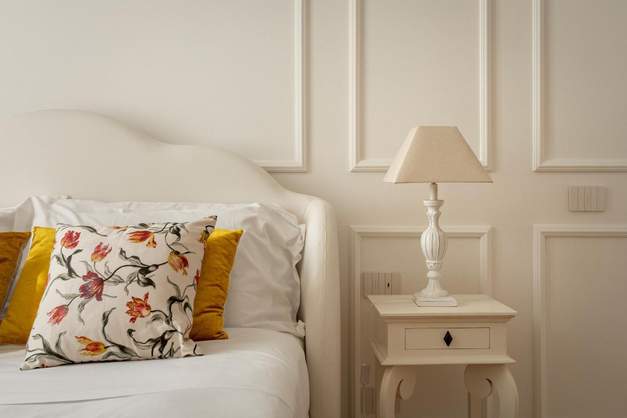 Apartment Santa Tecla Living Ruggero Di Lauria 2 Milan