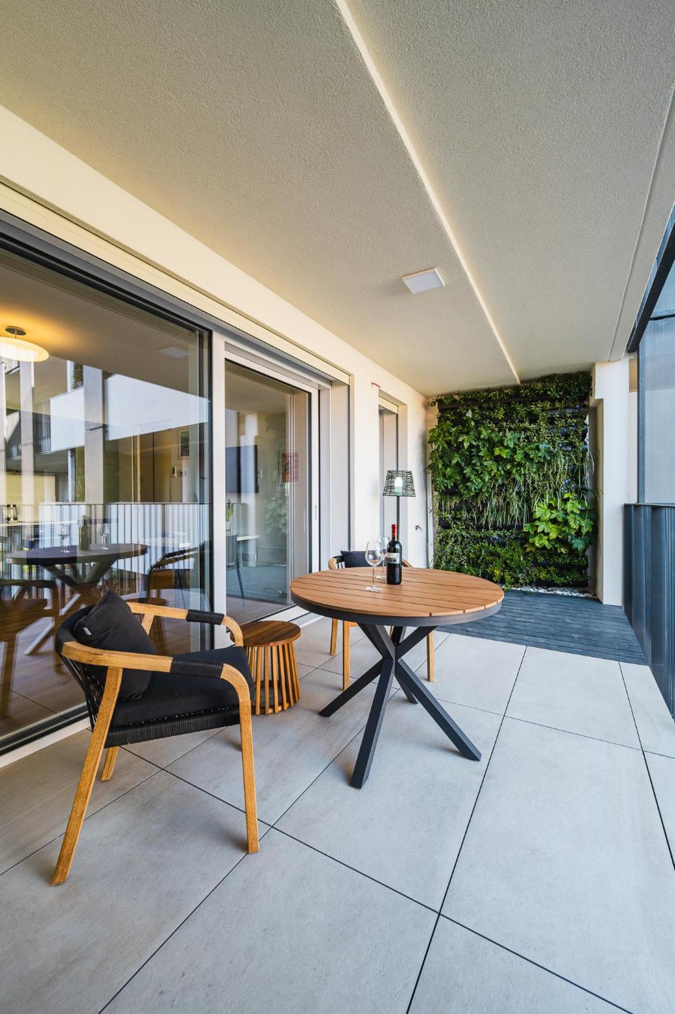 Navigli Cozy Design With Balcony Apartment