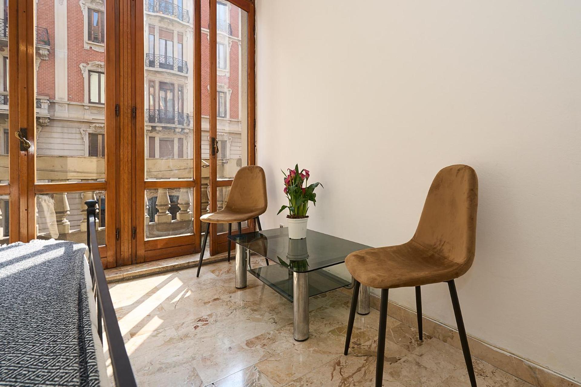 Vintage House - 2 Minutes Walk From Station Apartment *