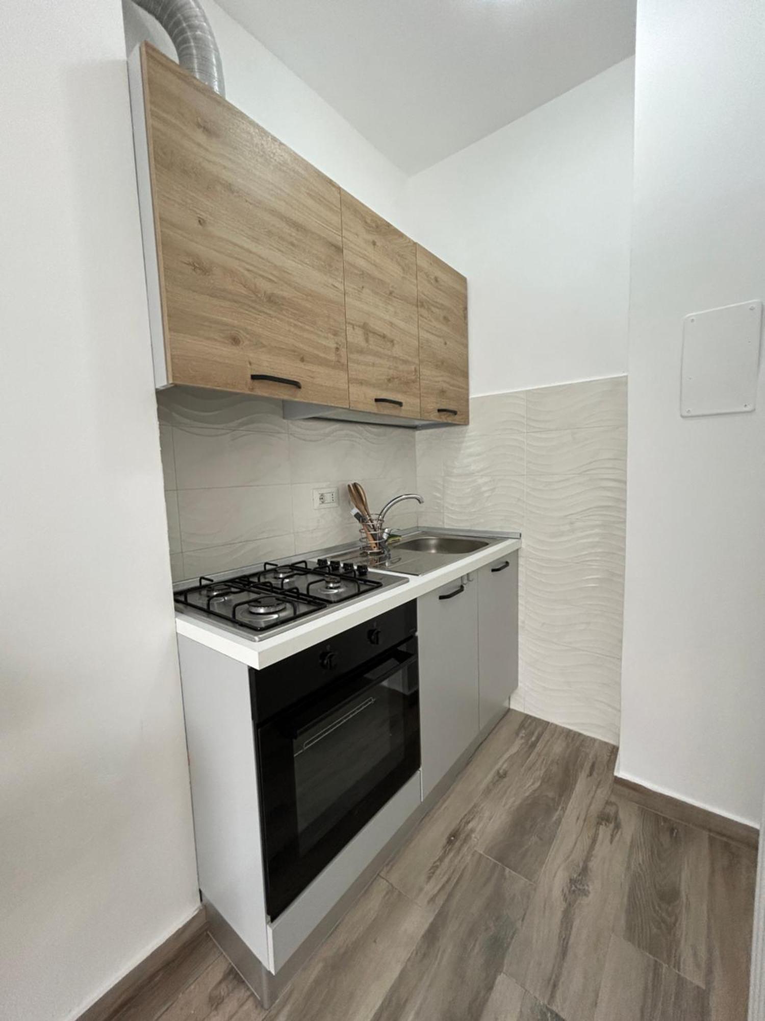 M&g X4 Pax - 5 Min Metro Apartment