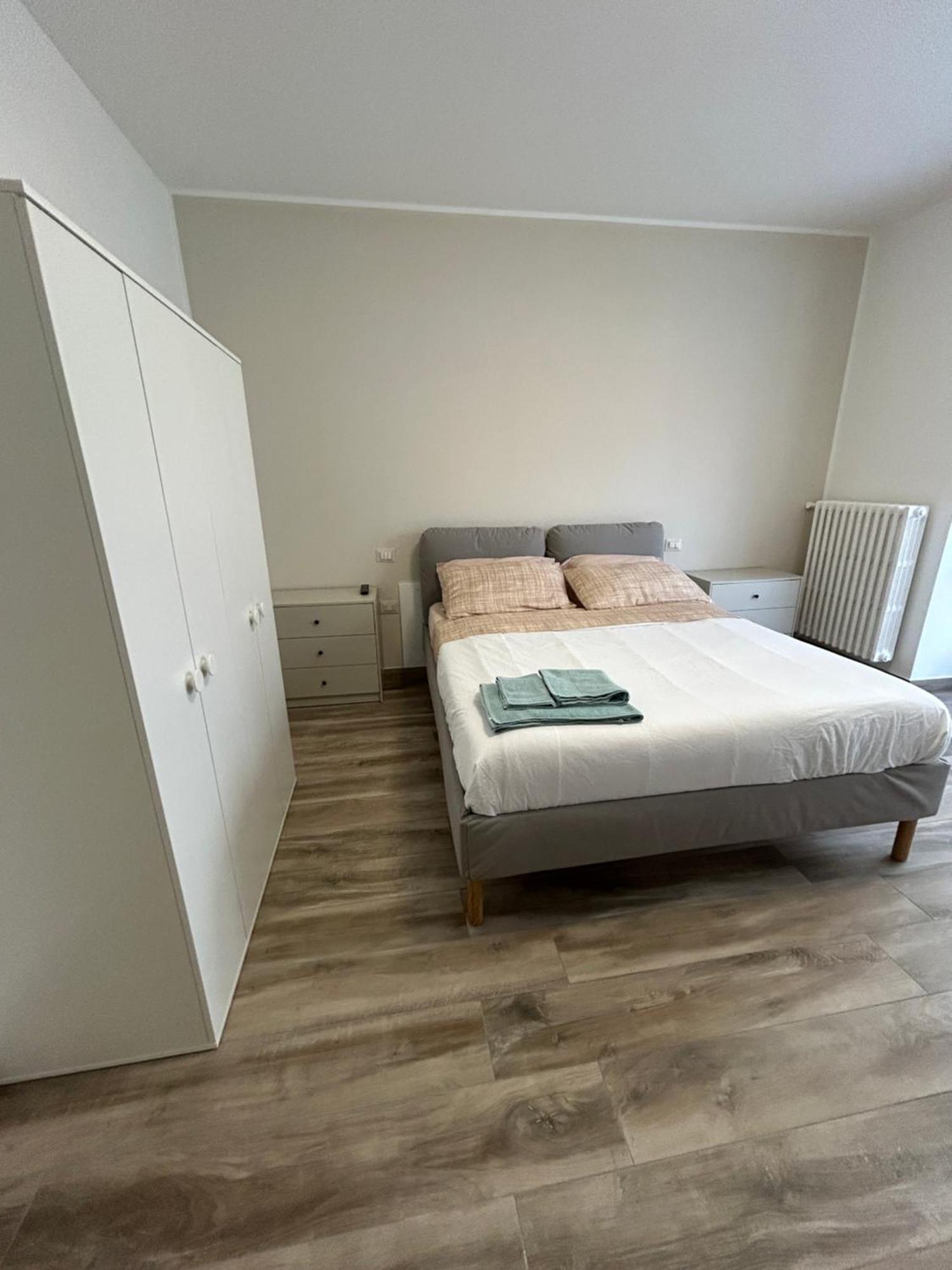 M&g X4 Pax - 5 Min Metro Apartment *
