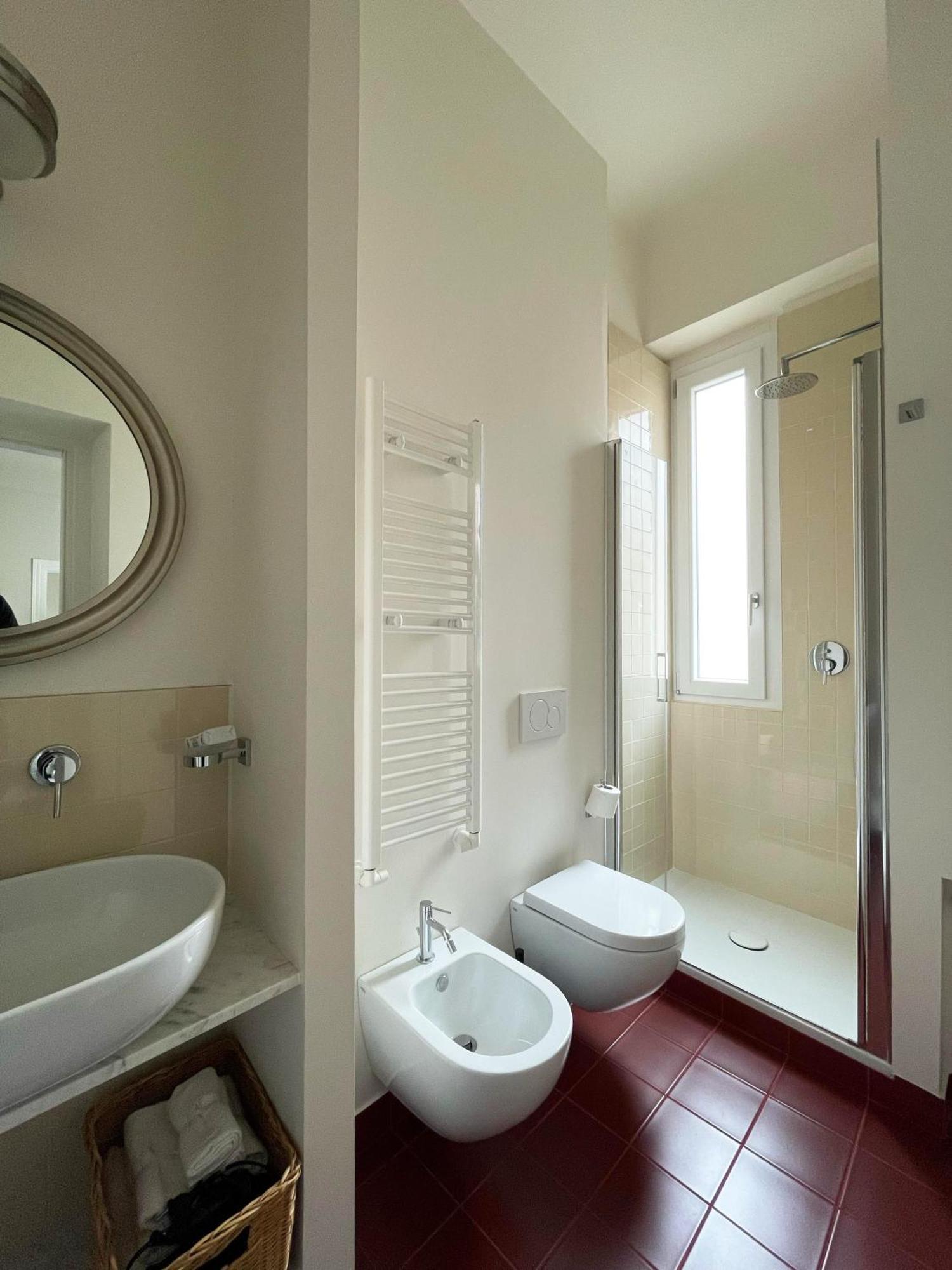 Newly Renovated Two-room