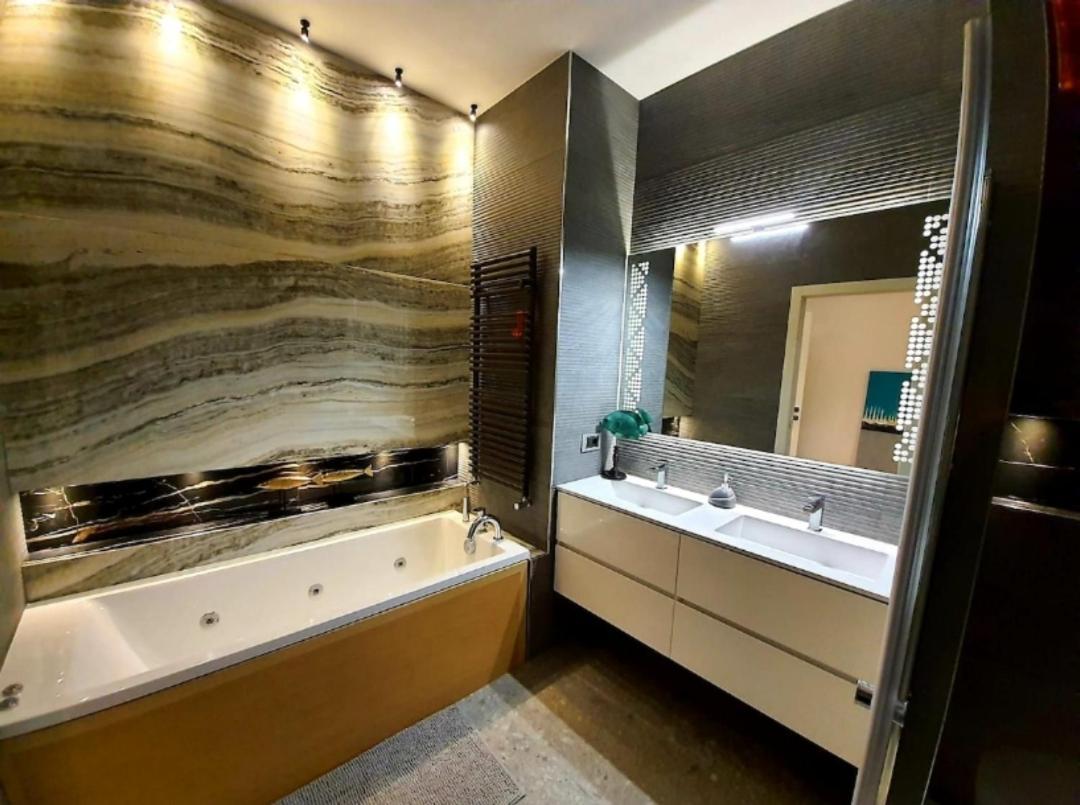 Jasmine Garden Apartment *