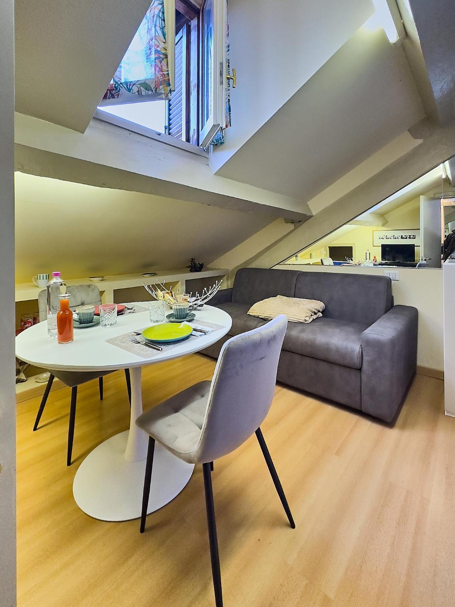 Brera - Tiny Apartment Milan