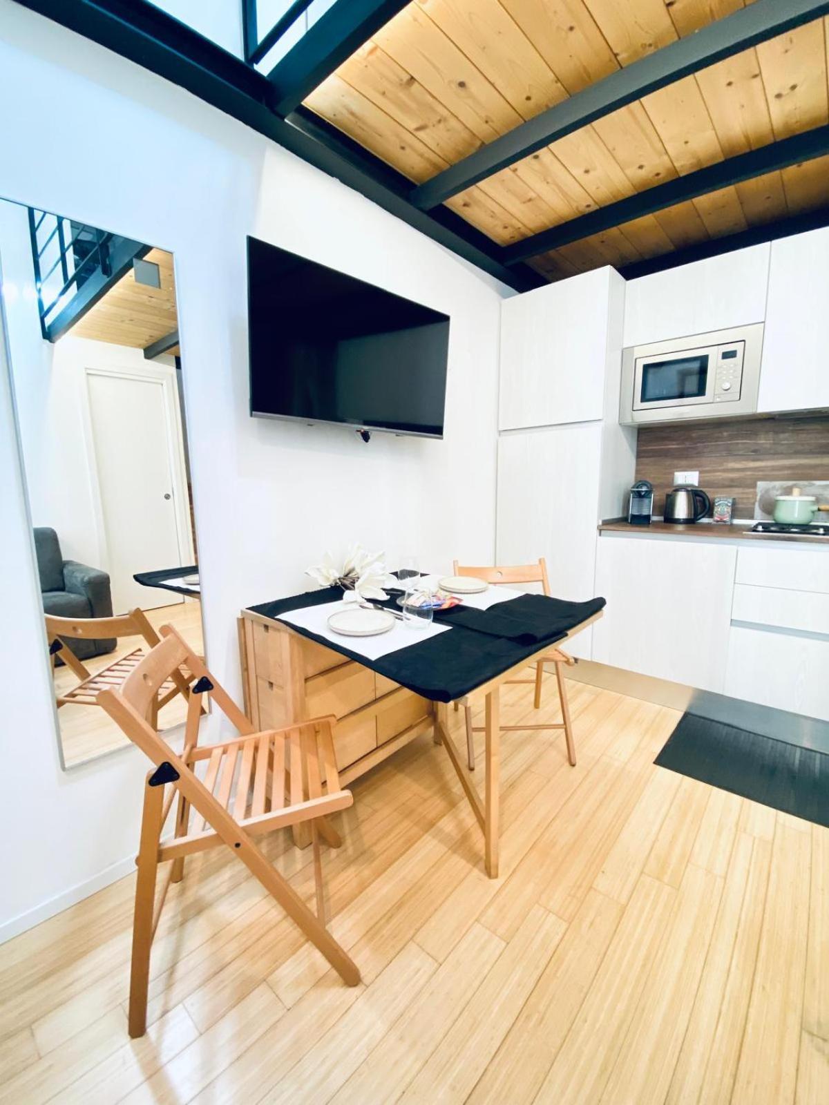 Isola Bosco Verticale Apartment *