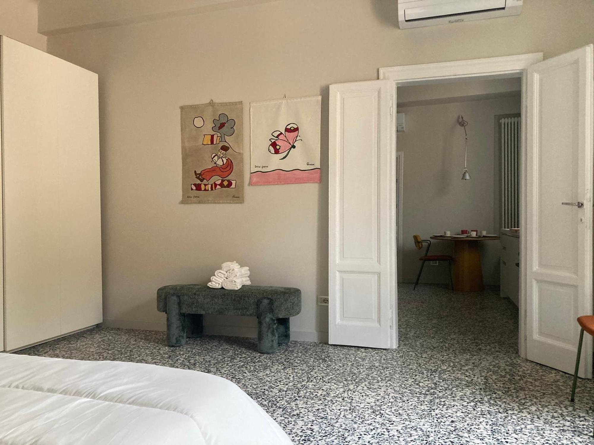 Newly Renovated Two-room Apartment *
