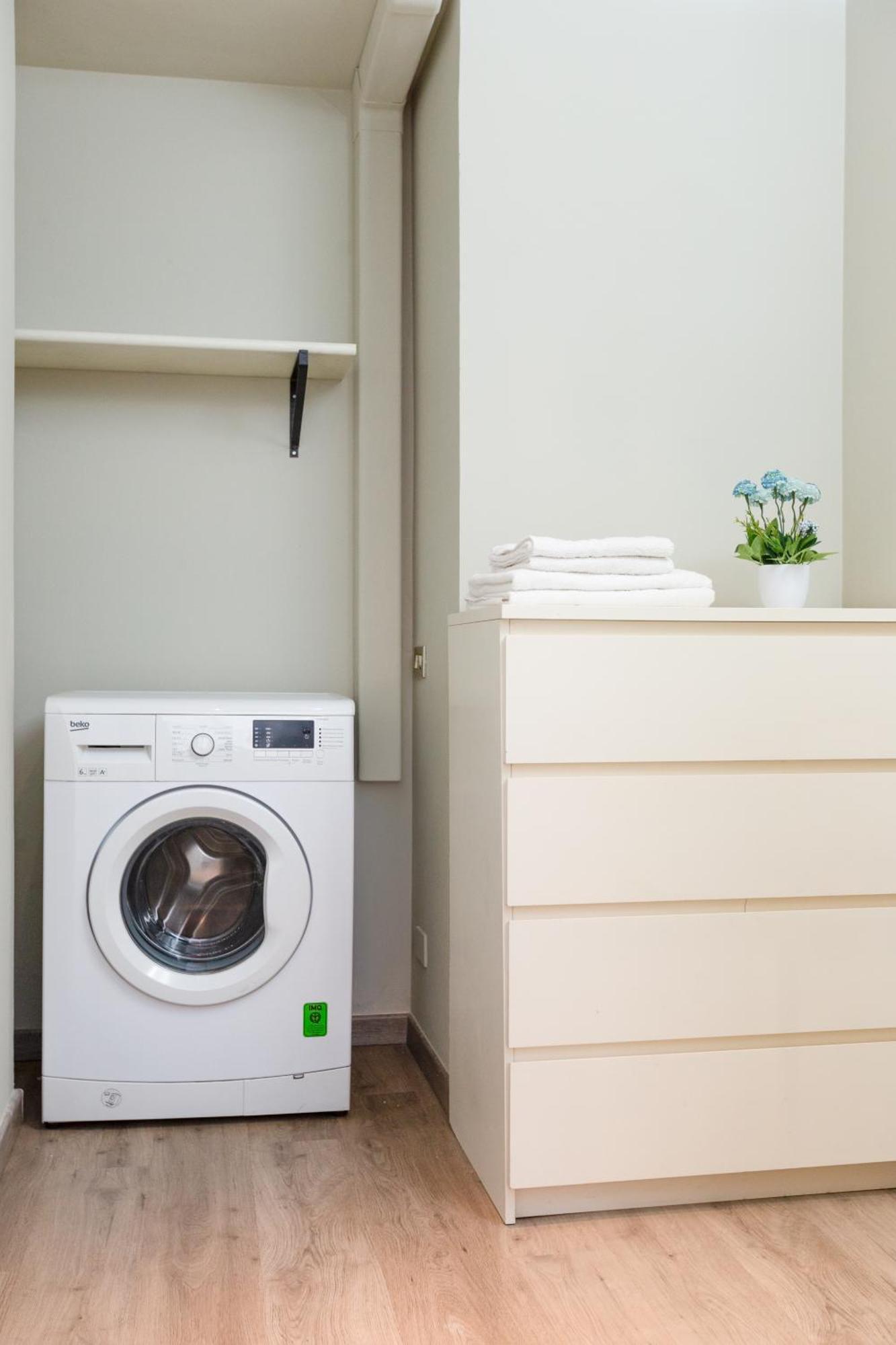 Da Laura - Center - M1 Station Apartment Milan