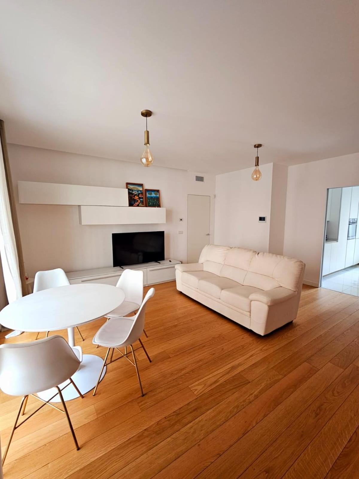3-bedroom - Sleeps 7 - With Gym * Milan