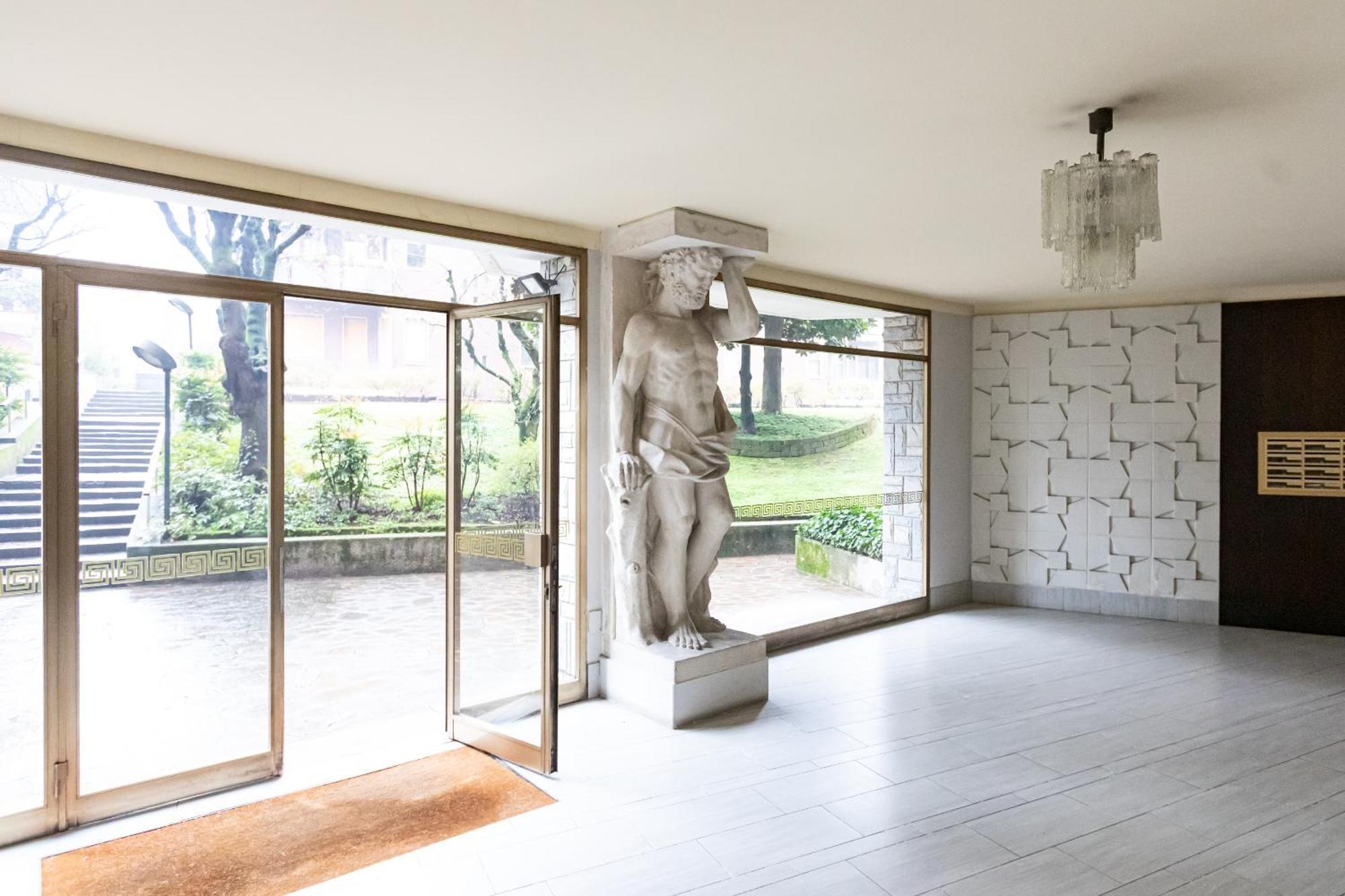 Fondazione Prada Exclusive With Balcony - Collection * Milan