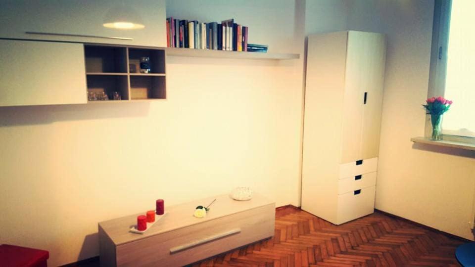Flat In Gambara Area *