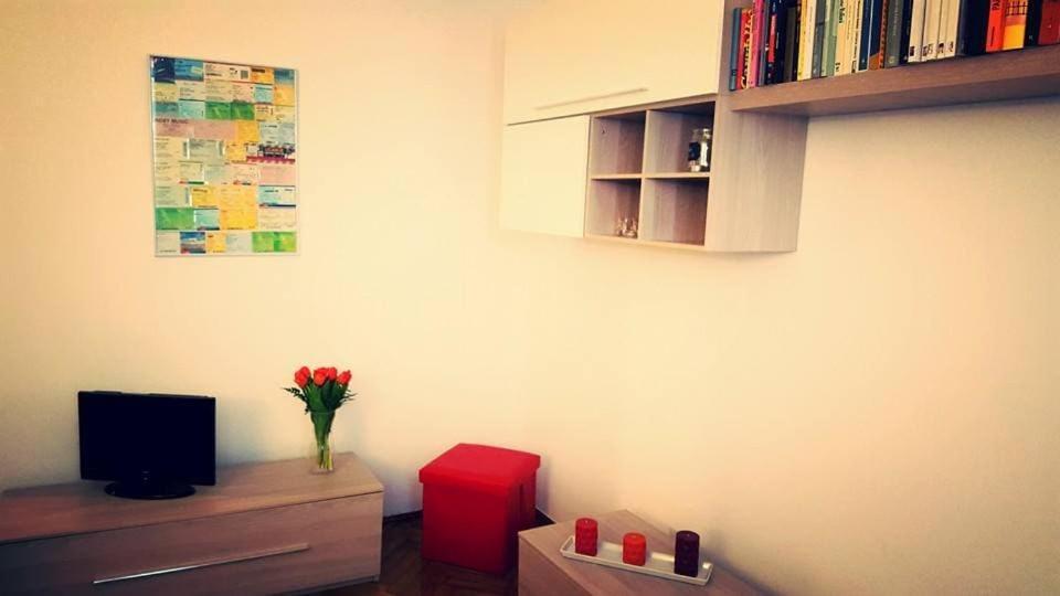 Flat In Gambara Area Apartment