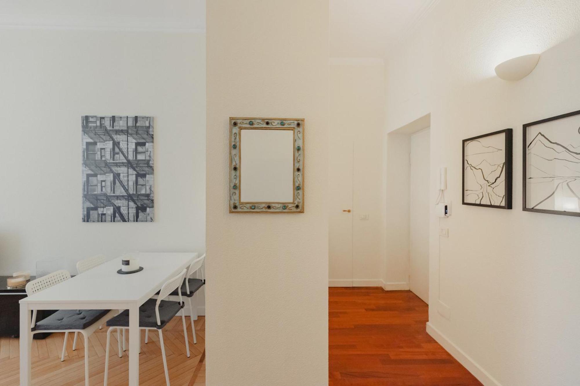 Apartment Gohost - Quiet, Bright & Stylish Flat In The Heart Of Milan