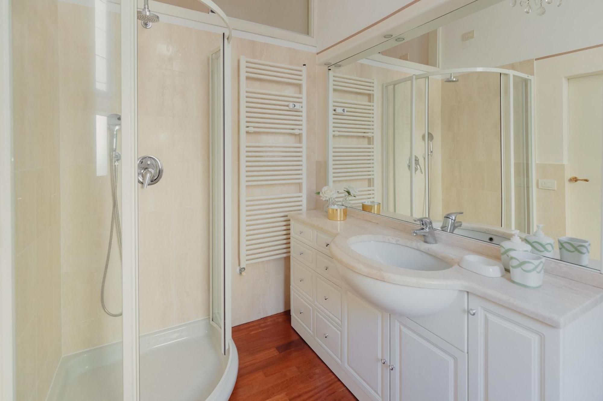 Gohost - Quiet, Bright & Stylish Flat In The Heart Of