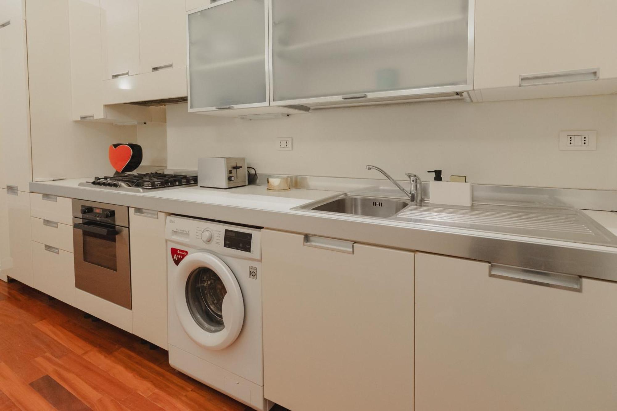 Gohost - Quiet, Bright & Stylish Flat In The Heart Of Apartment *