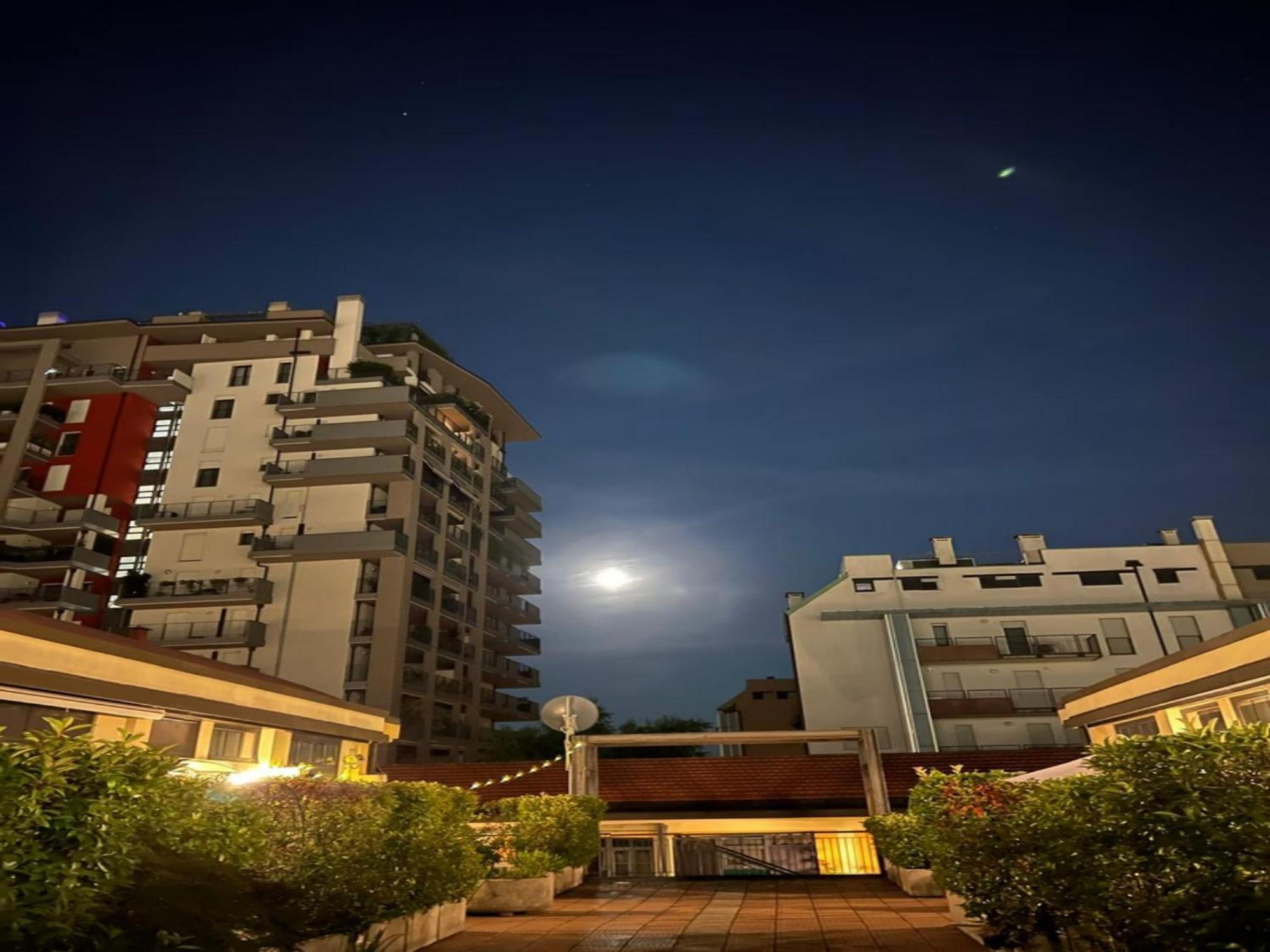 Charming With 2-way Air Con Bbq Apartment *