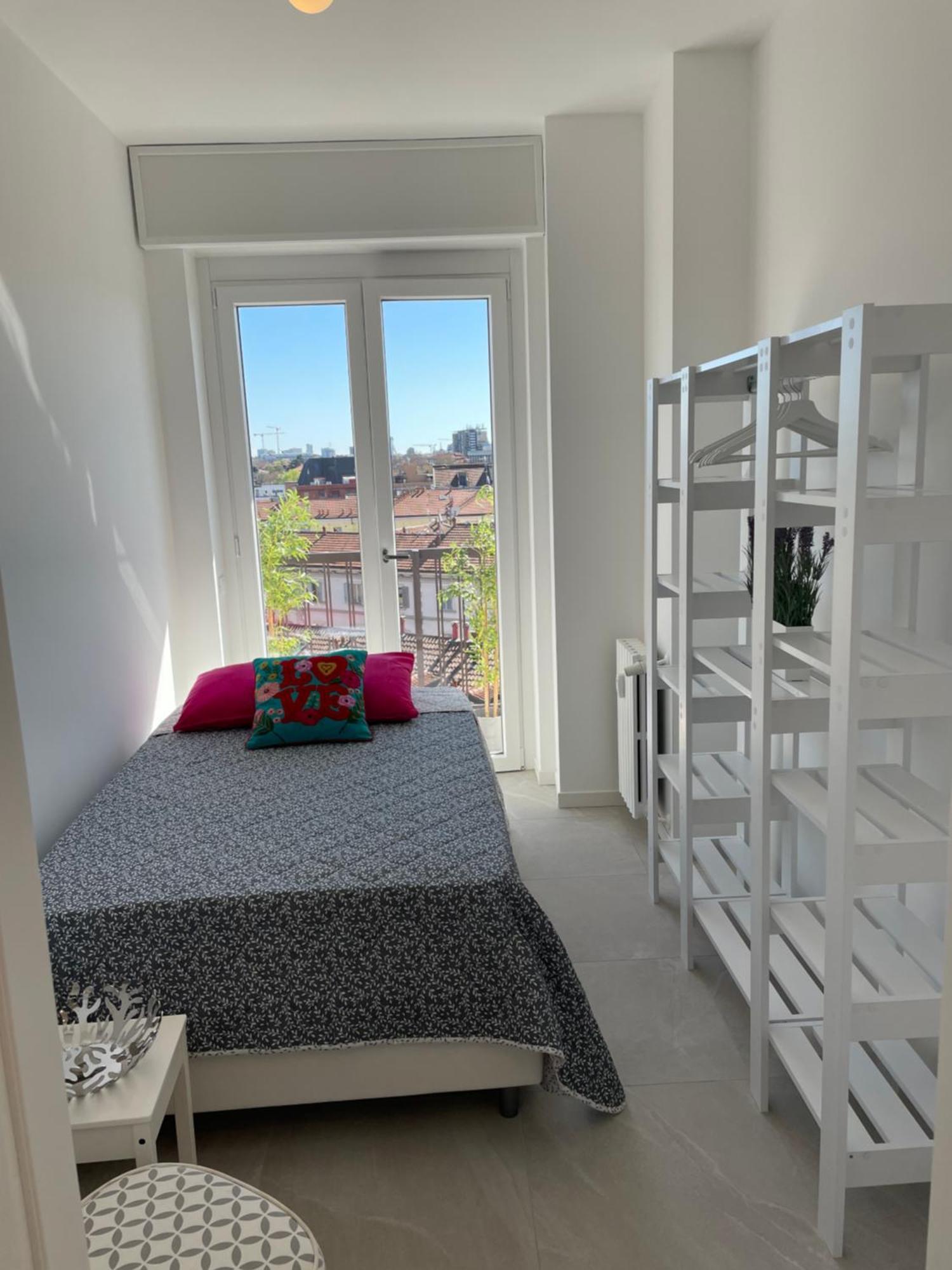 Apartment Renovated 2 Bedroom In Navigli With A View!