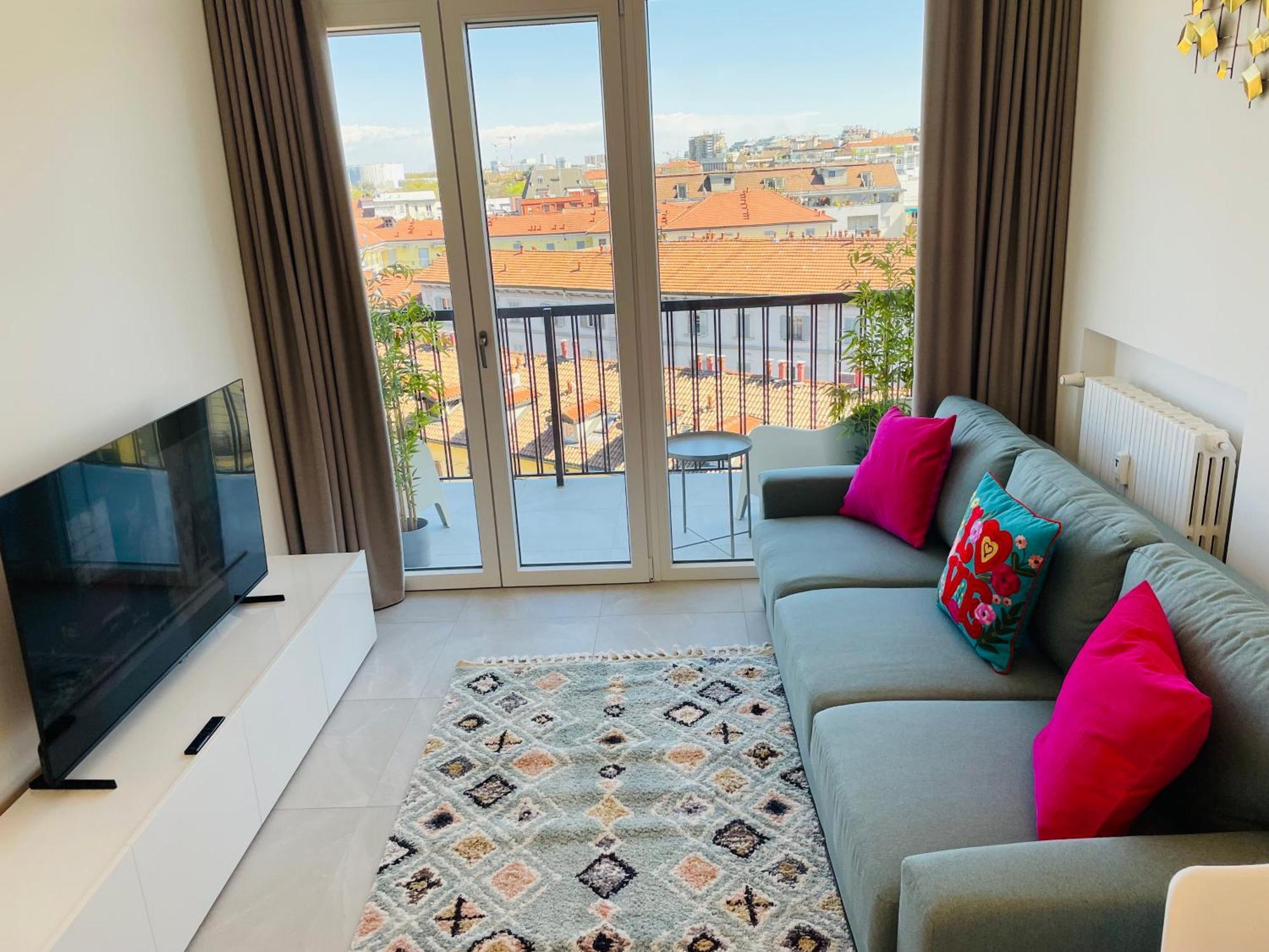Renovated 2 Bedroom In Navigli With A View! Milan