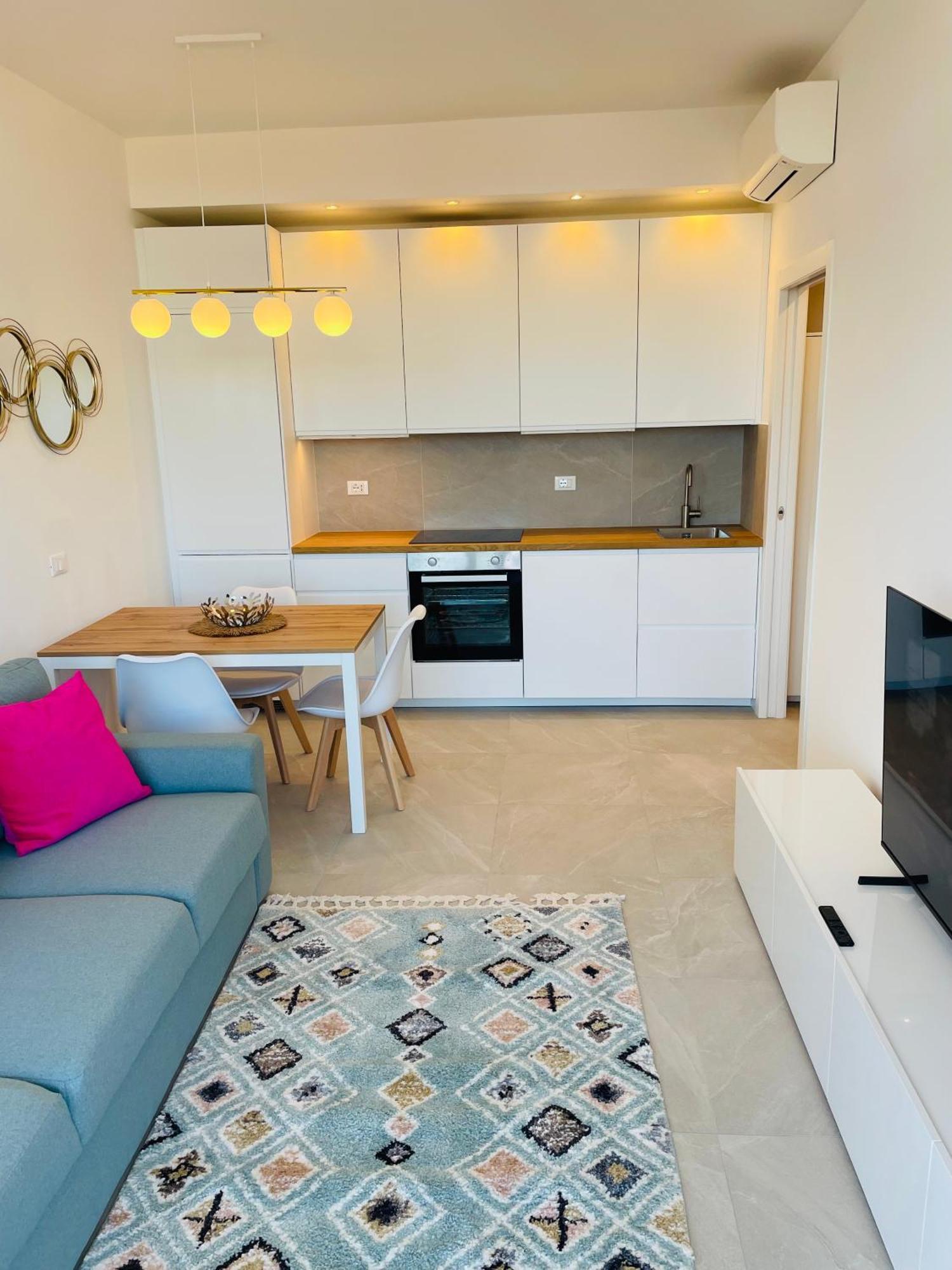 Renovated 2 Bedroom In Navigli With A View!