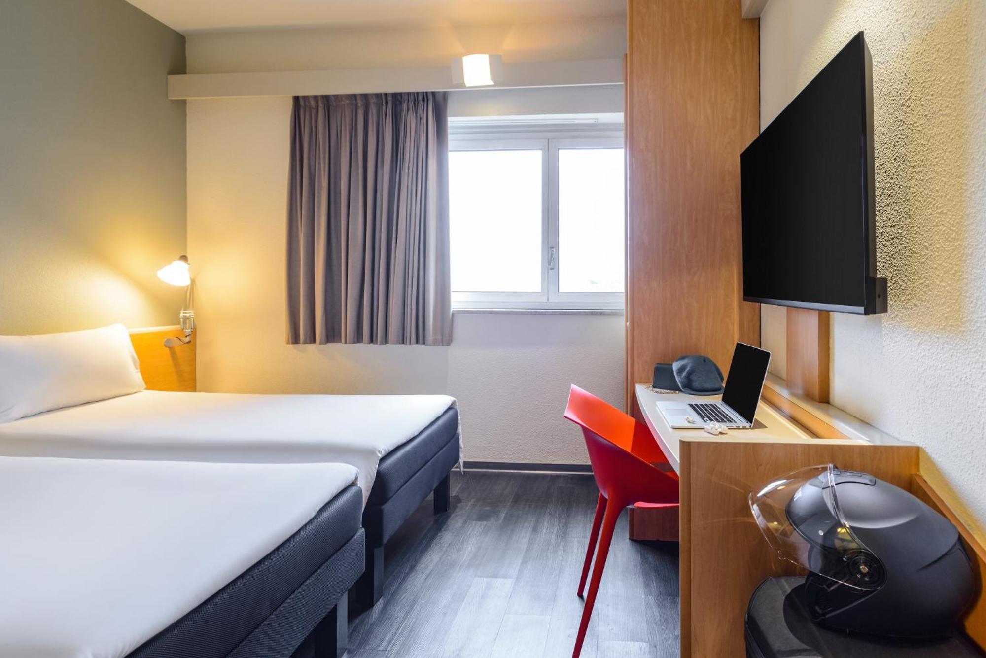 Ibis Centro Hotel 3*