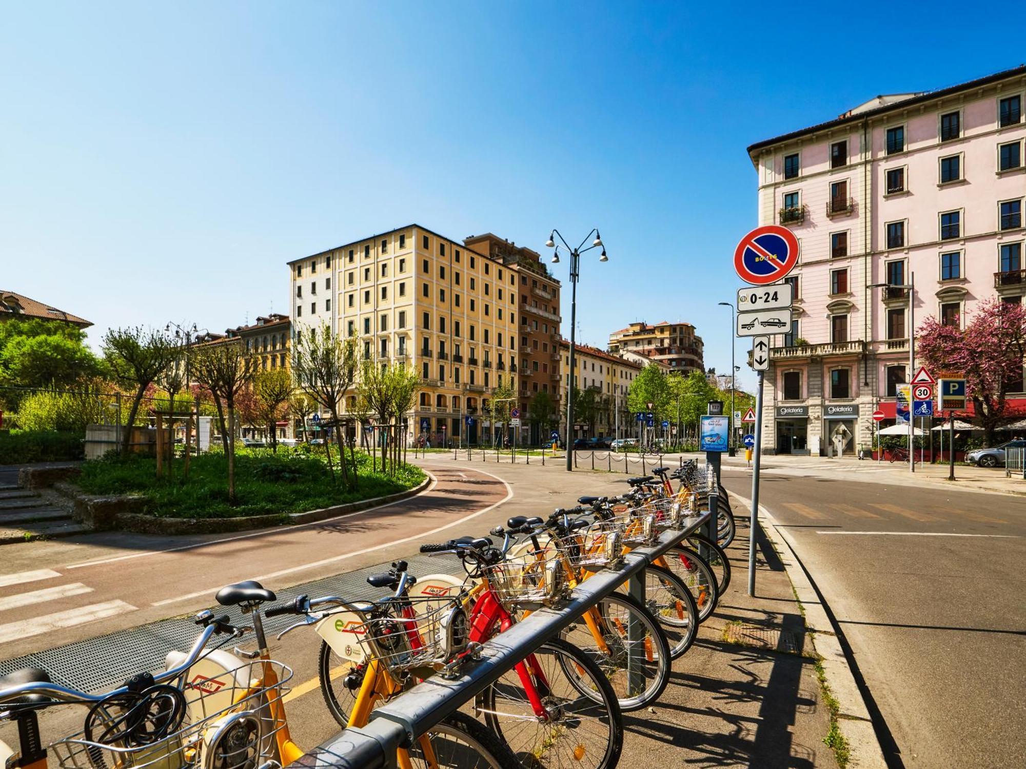 Beautiful In Tricolore Apartment Milan