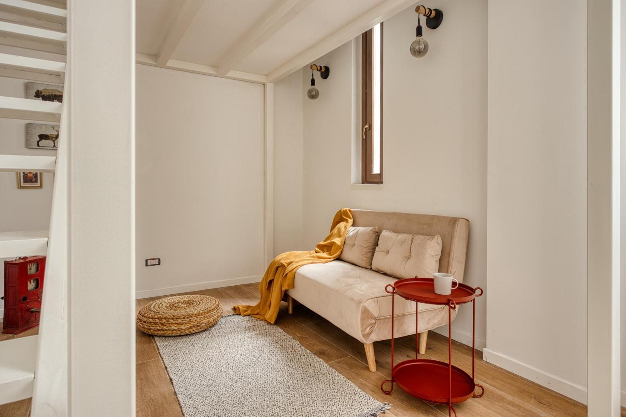 Apartment Warm In Decor I Milan