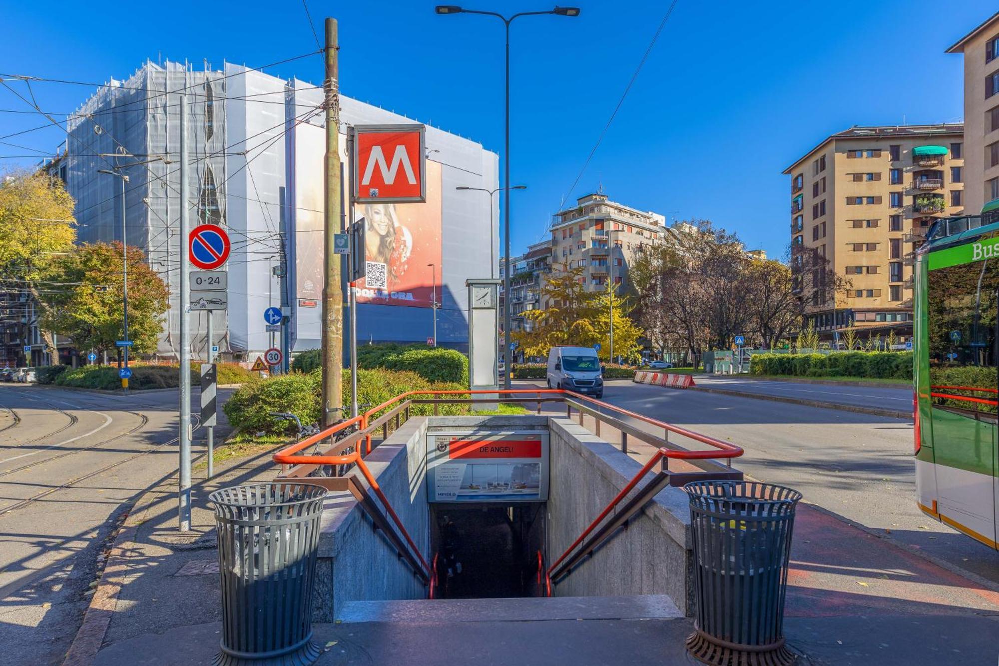 Welchome, Milan