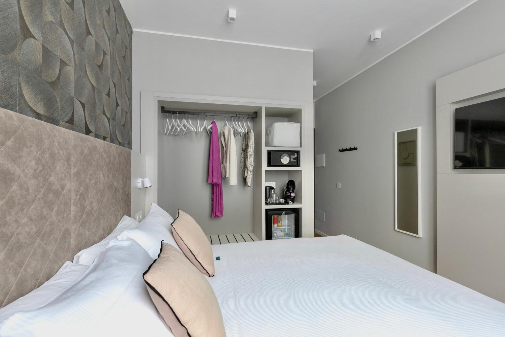 Ah - Duomo Signature Guest house