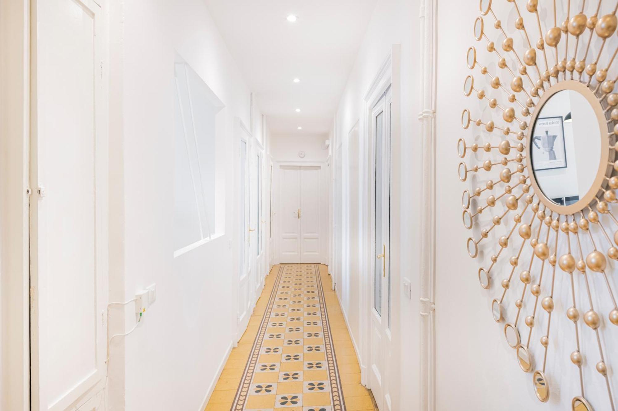 Spacious In Design District By Easylife Apartamento