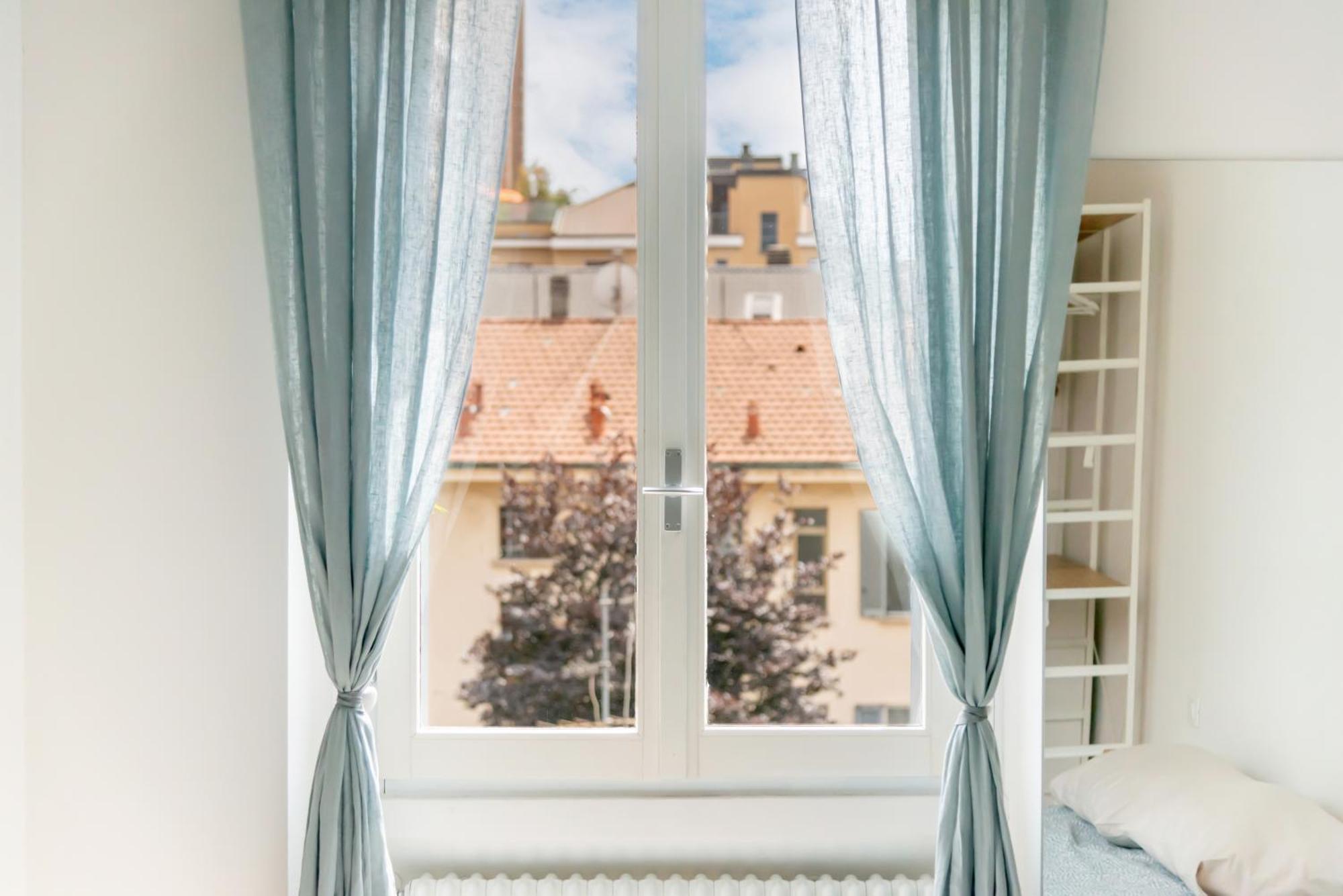 Isola - Bright 2-room With Balcony Apartment Milan