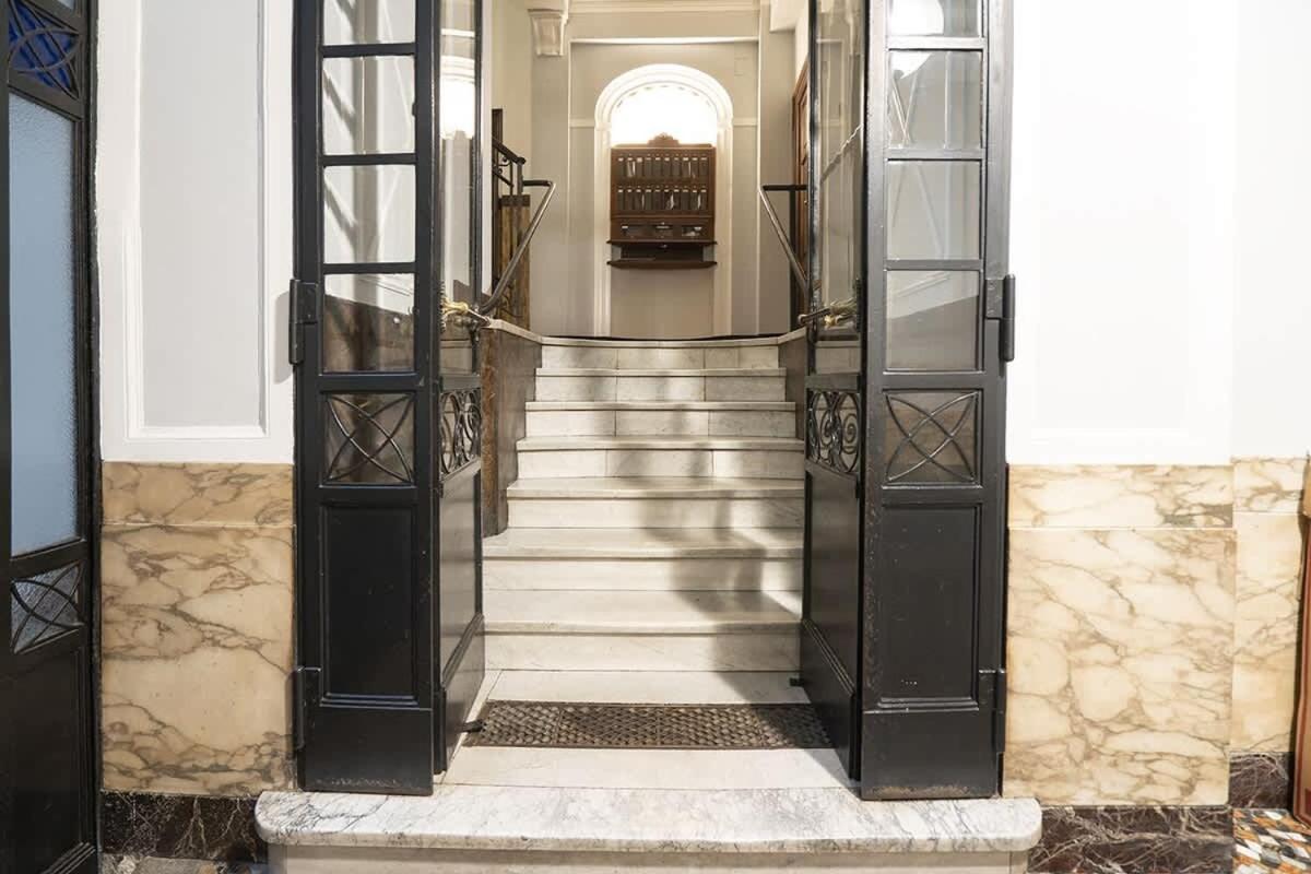 Arts At Porta Romana Apartment *