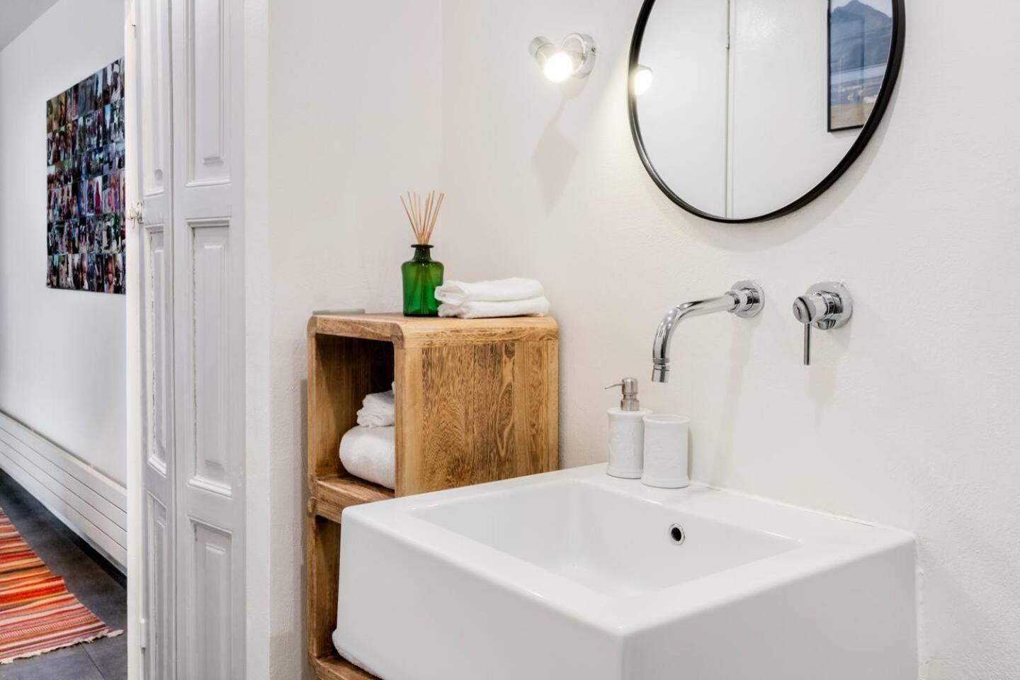 Bocconi Industrial Loft 2bdr, 2btr Apartment