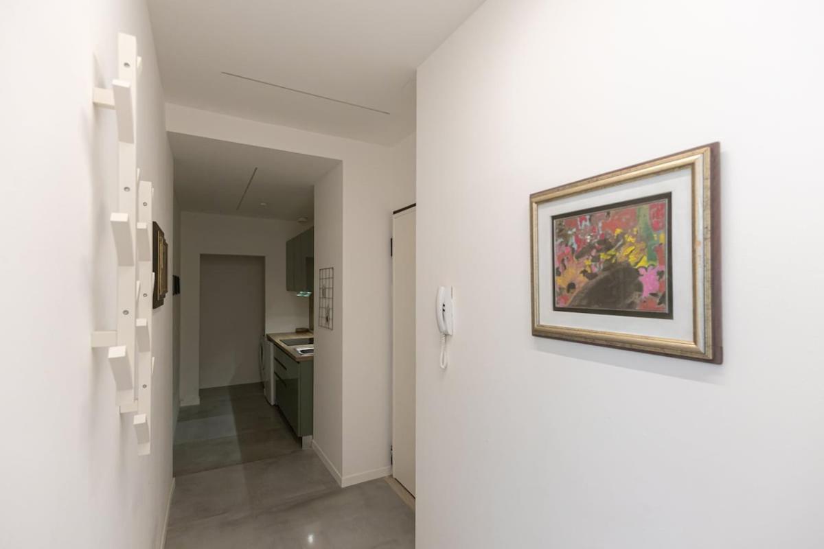 Two -rooms 10 Minutes Duomo By Metro * Milan