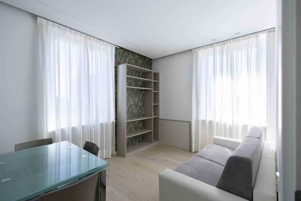 Apartment Two -rooms 10 Minutes Duomo By Metro Milan
