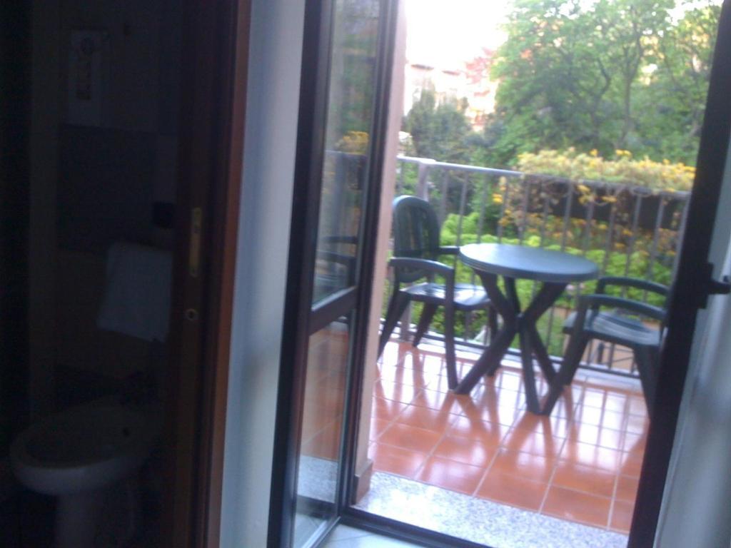 Paola Hotel *